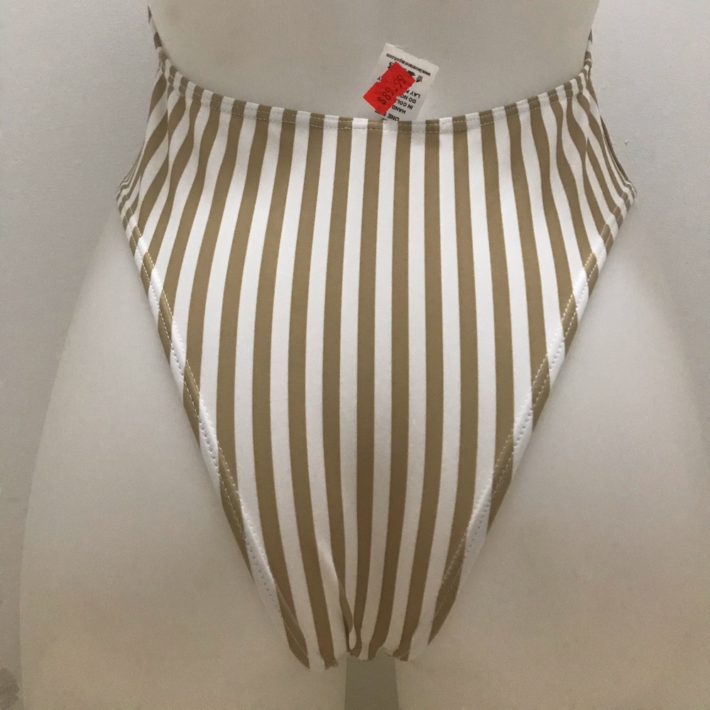 Swimsuit - Picture 6 of 6